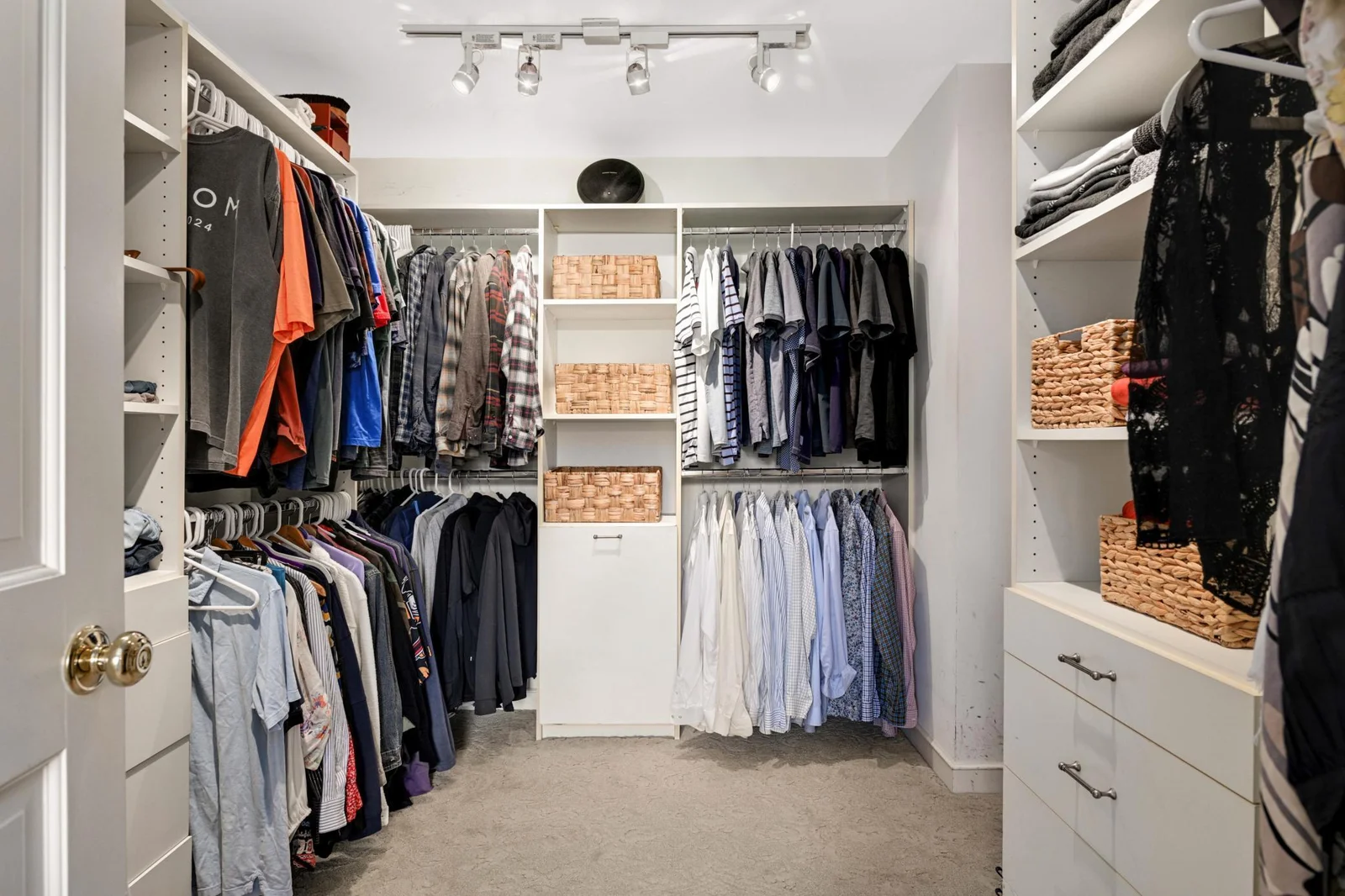 Ensuite Closet