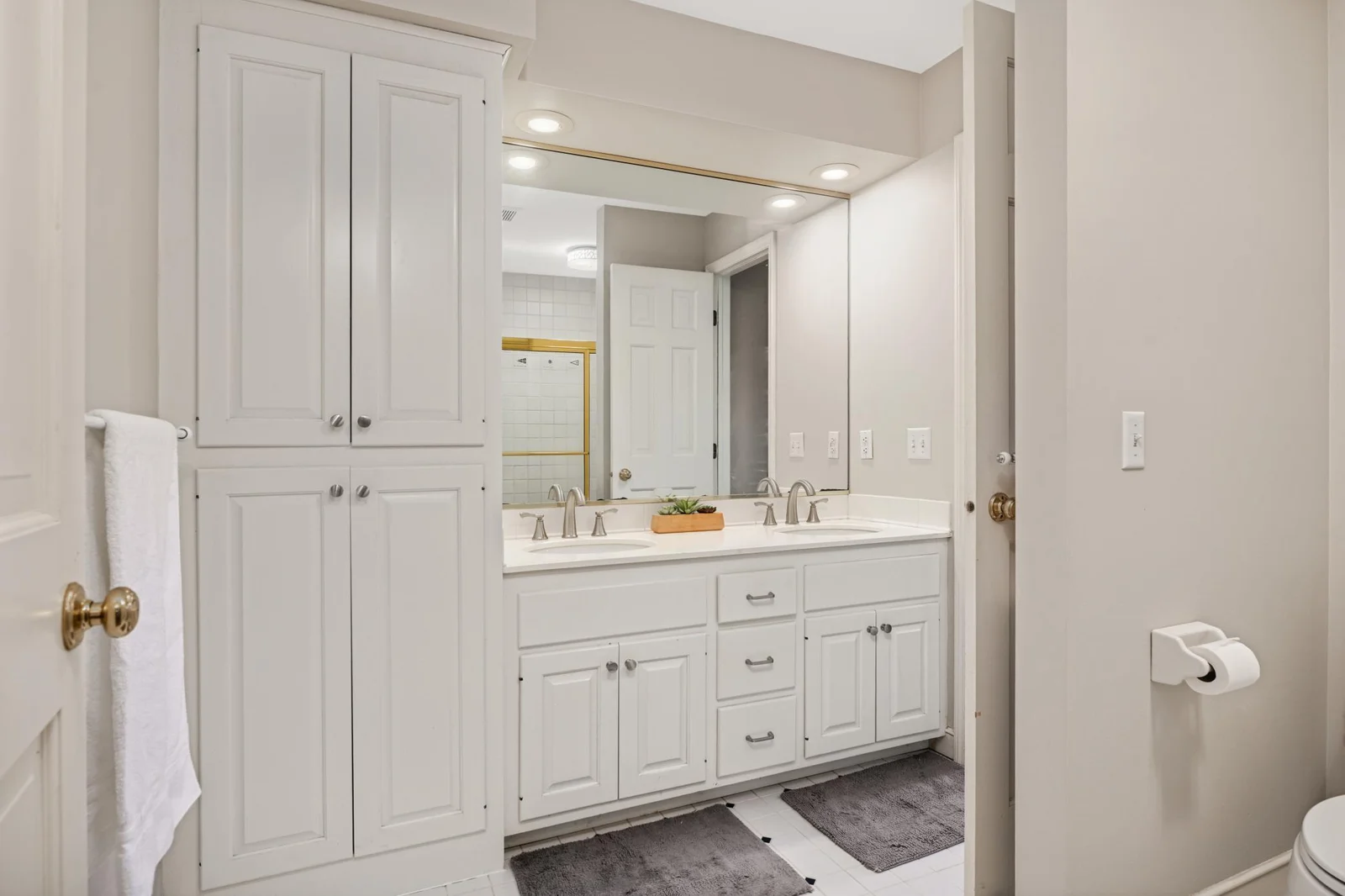 Primary Bathroom Upper level