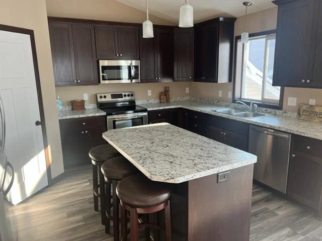 Large Island with Breakfast area