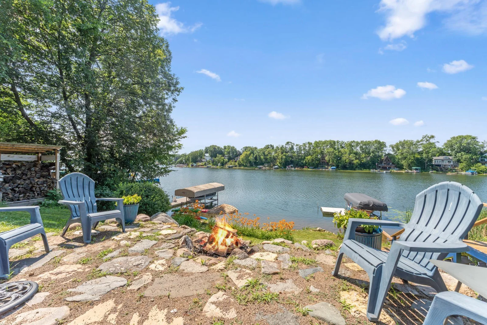 "Infinity" fire pit sitting area