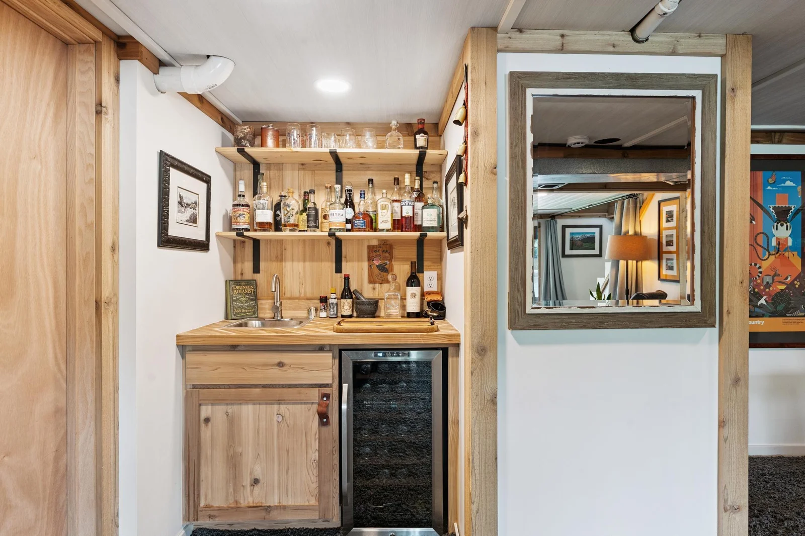 Fun custom built in wet bar