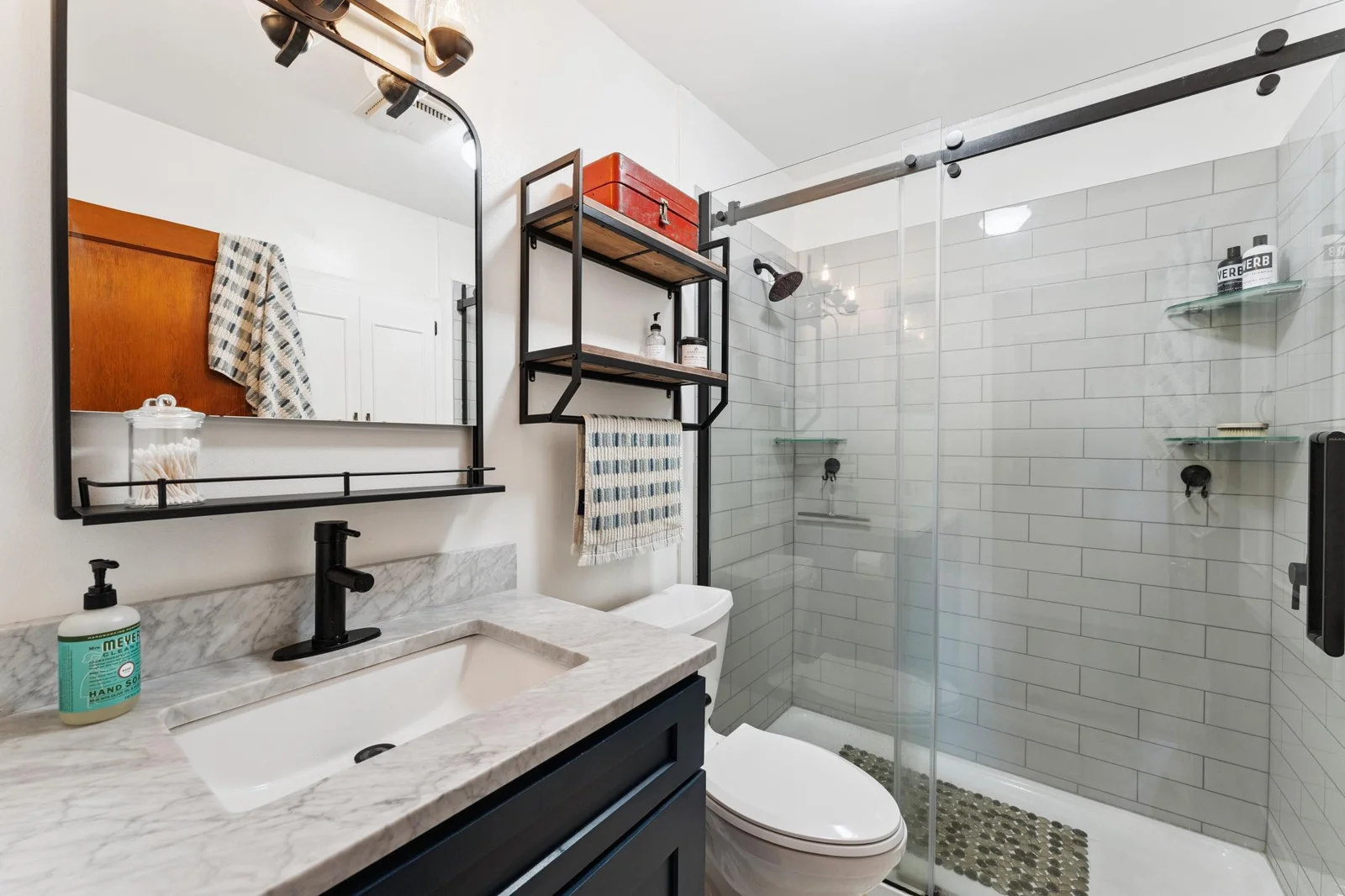 Nicely designed main level 3/4 bath