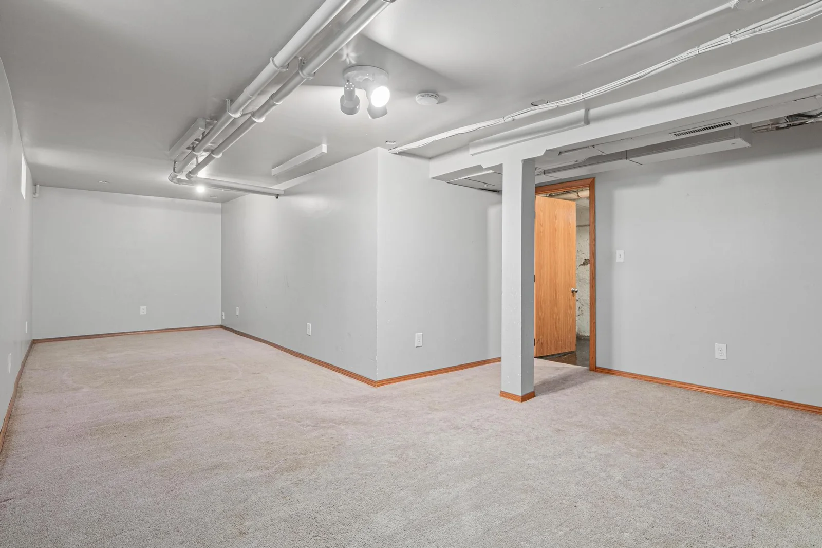 1066 N Woodbridge Street-17.jpg