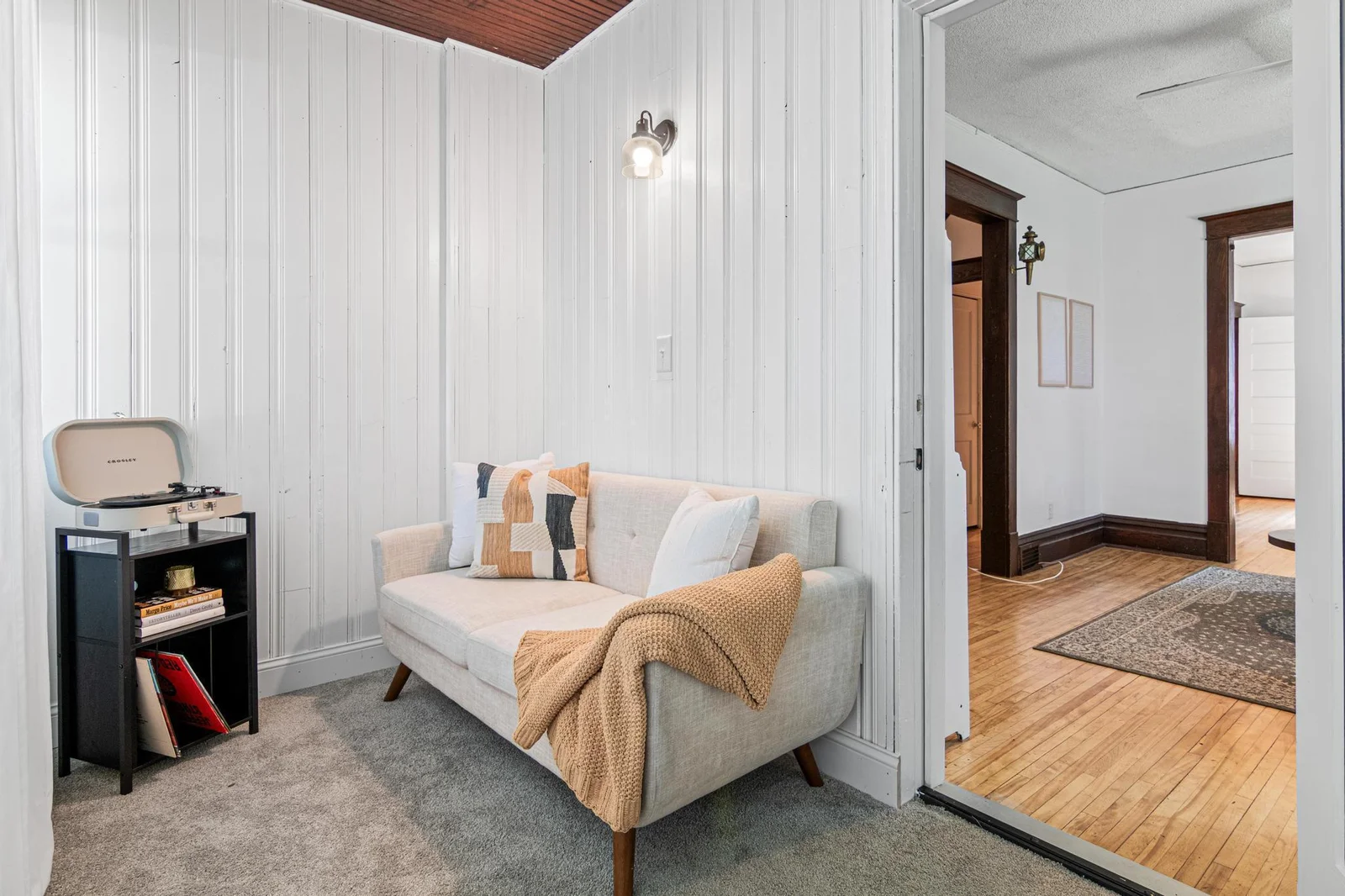 1066 N Woodbridge Street-7.jpg