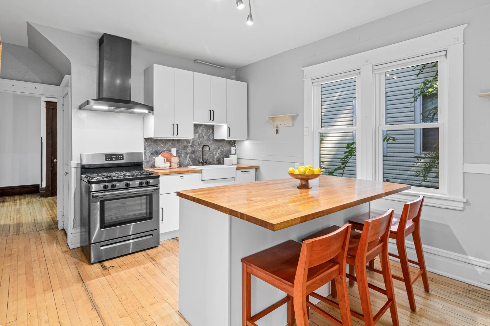 1066 N Woodbridge Street-12.jpg