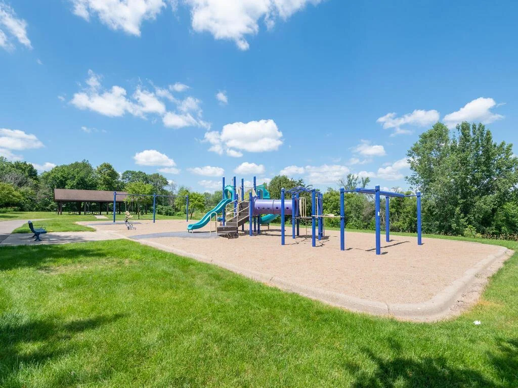 4892 Bluff Heights Trail SE Prior Lake MN 55372 USA-029-016-Bluff Heights Trail SEPrior Lake29-MLS_Size.jpg