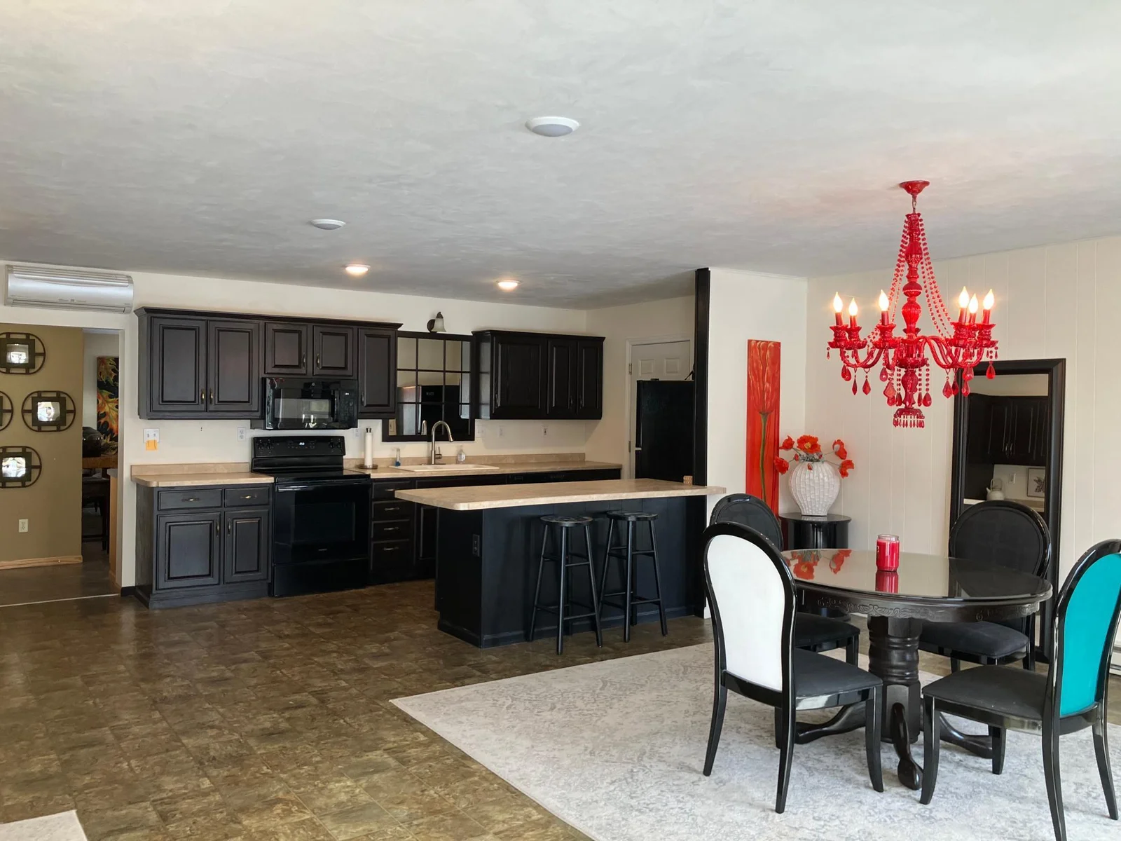 Large kitchen island, and dining rm