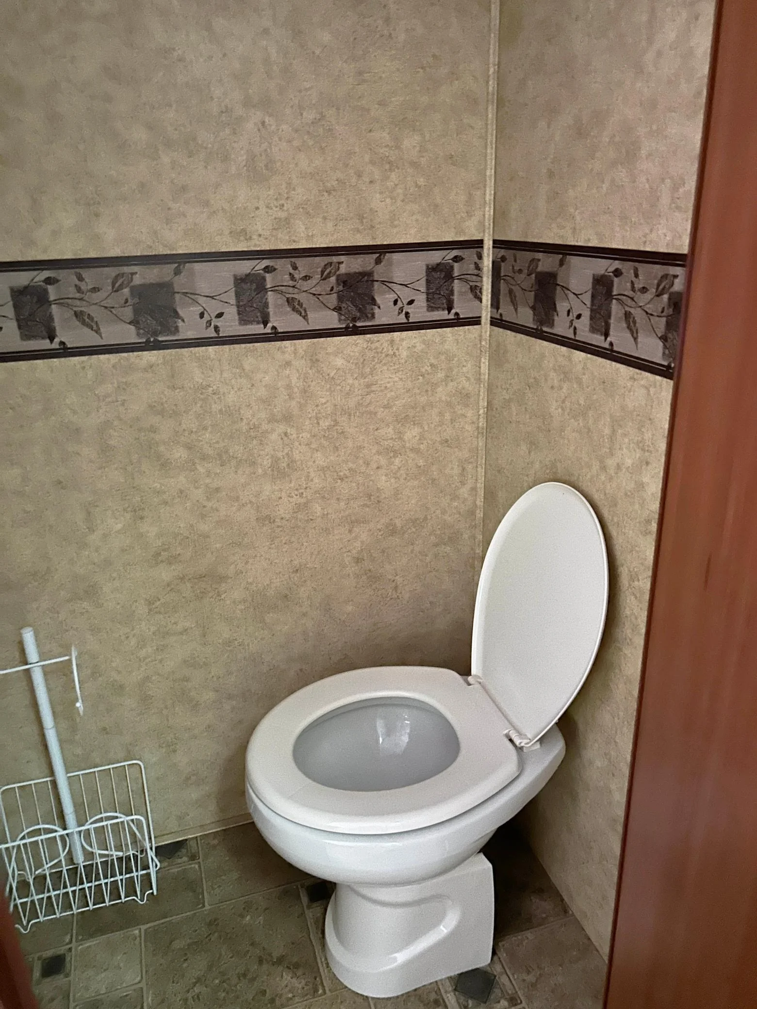 Another shot of the bathroom.