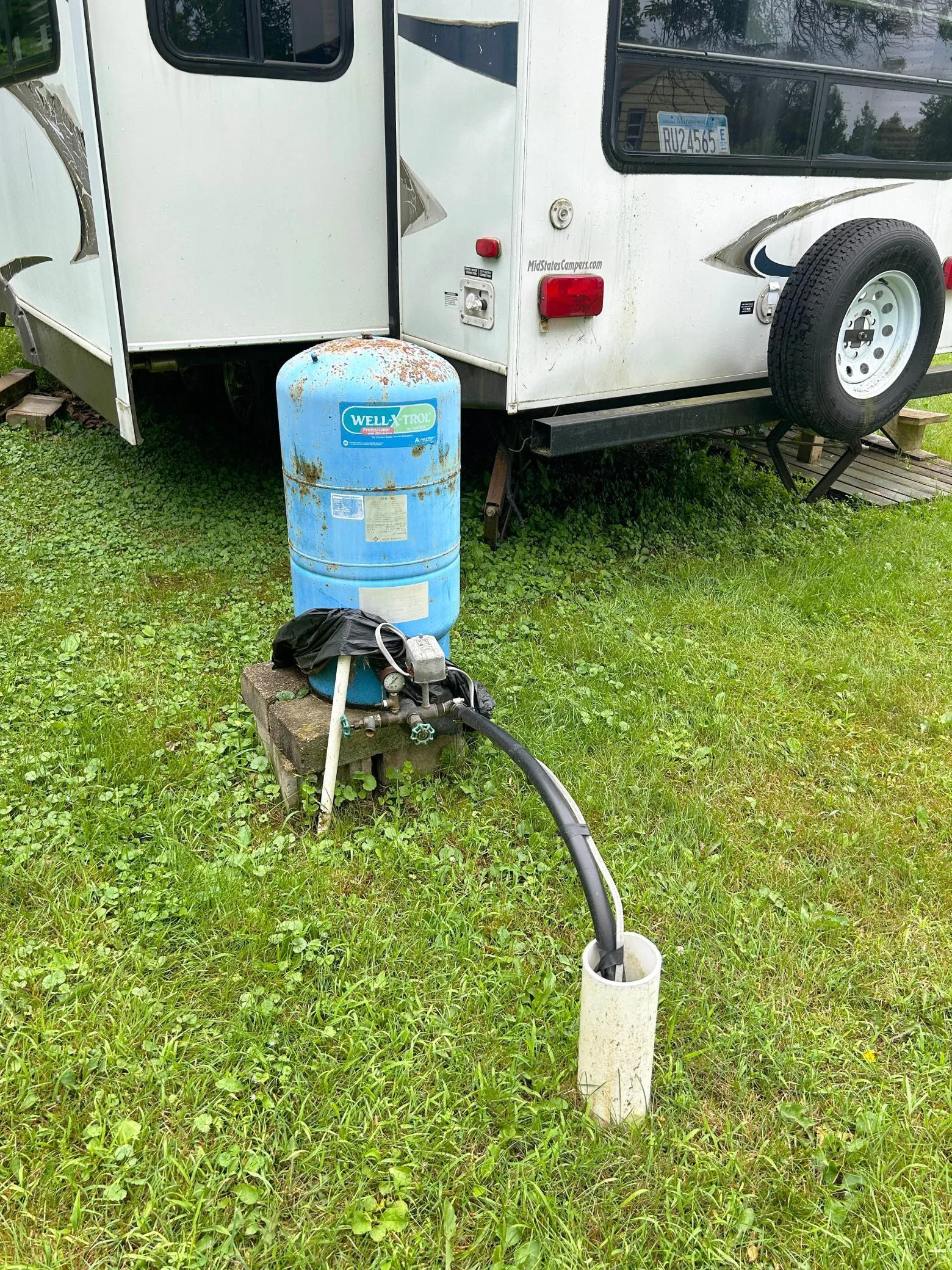 A closer look at the well setup.