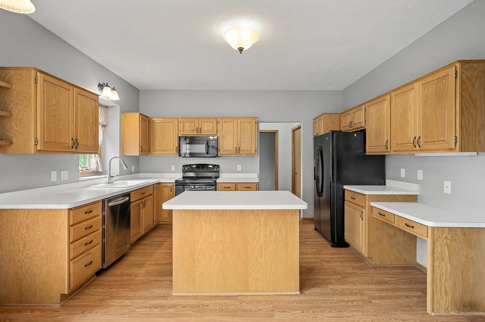 Lots of space around the kitchen!