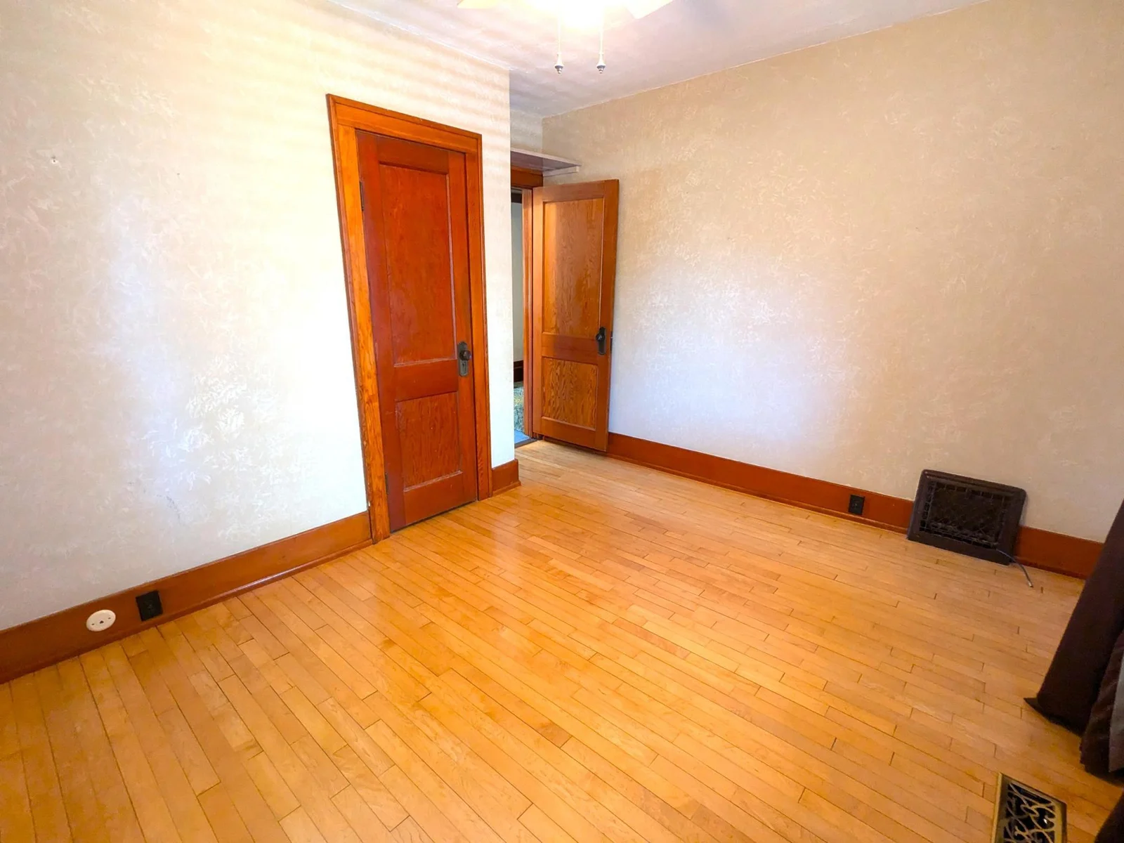 BEDROOM A 2.jpg