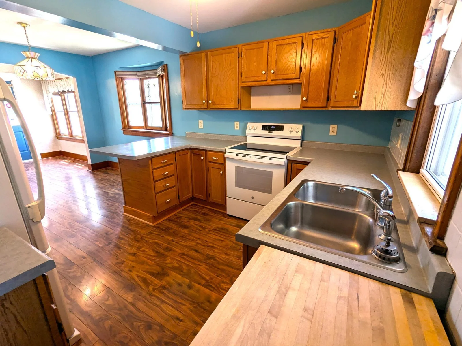 KITCHEN 3.jpg
