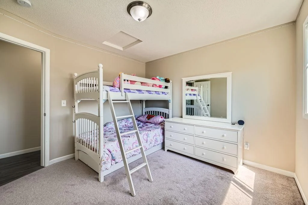 2nd bedroom on upper level