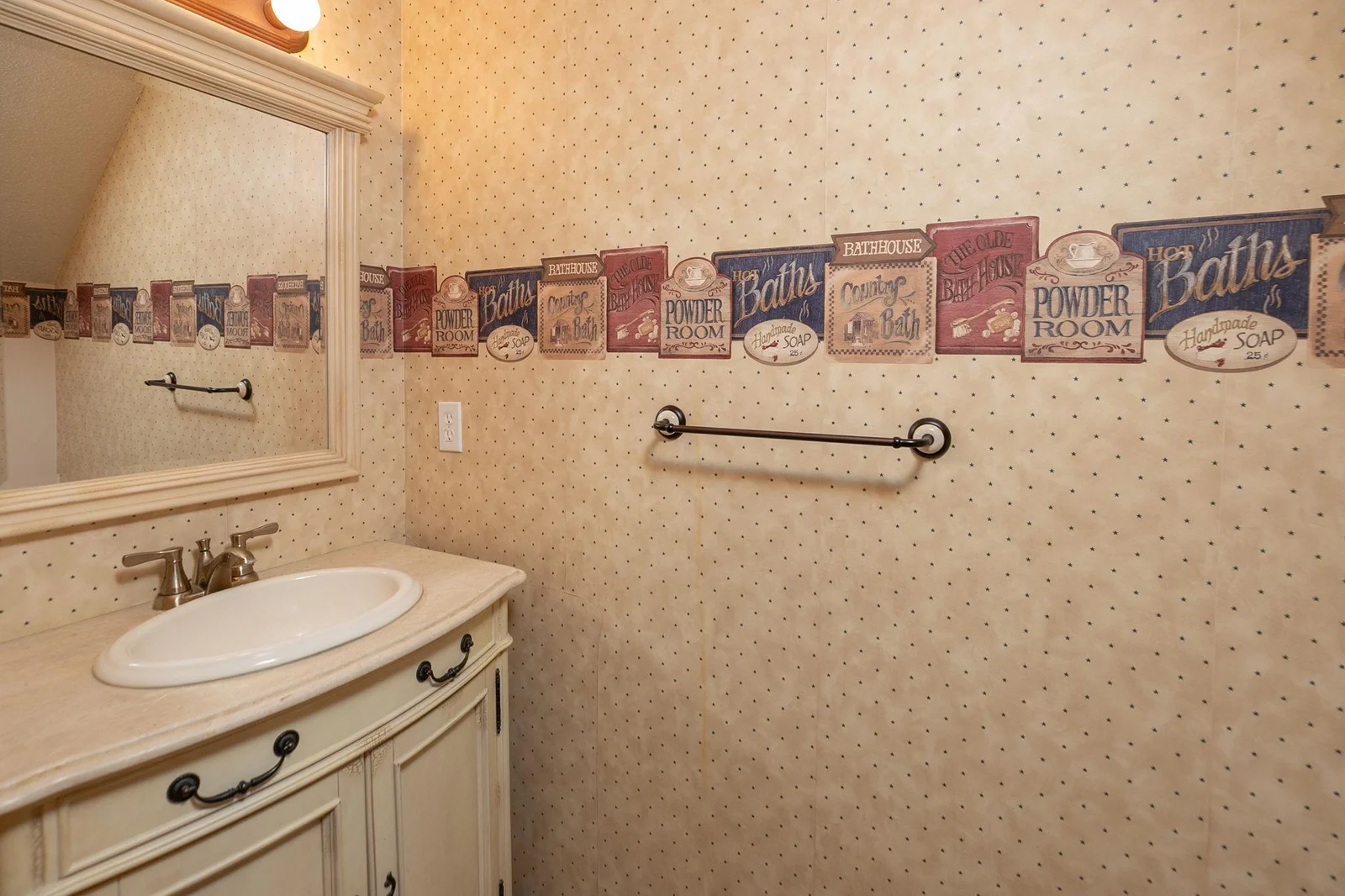 15-web-or-mls-15-Bathroom.jpg