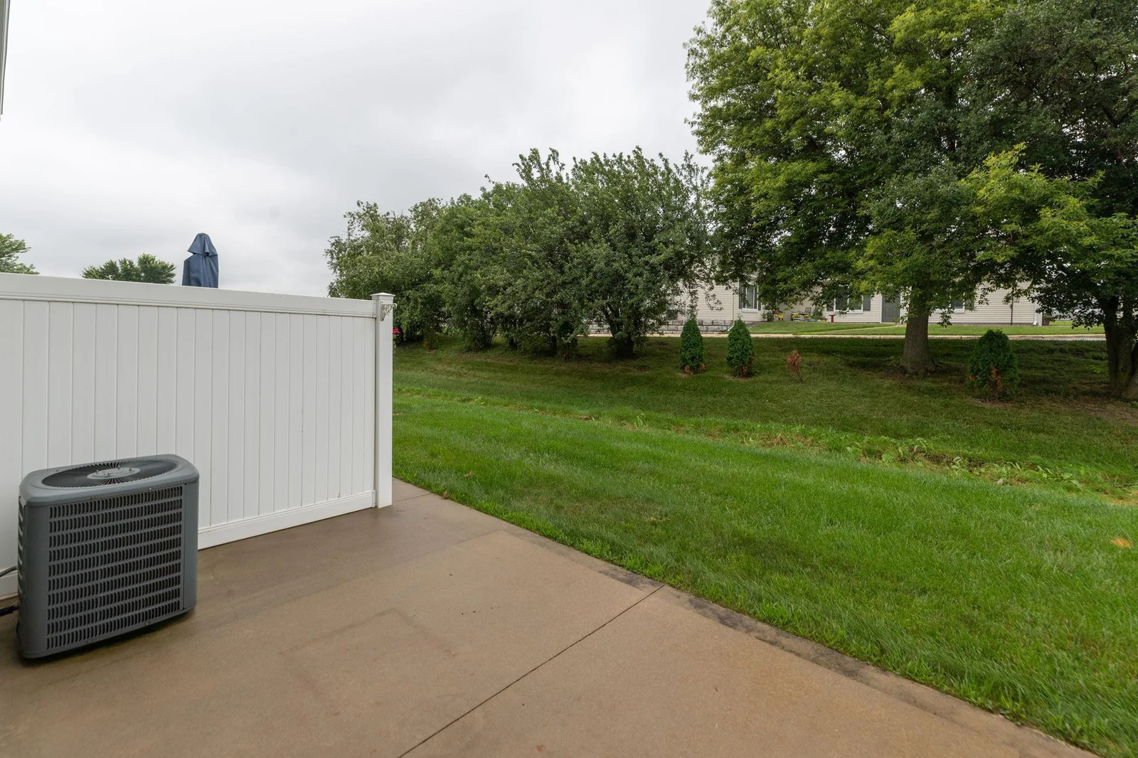 23-web-or-mls-23-Patio.jpg