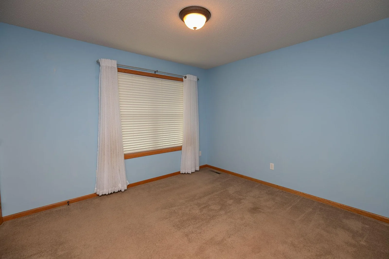 20-web-or-mls-20-Bedroom 2.jpg