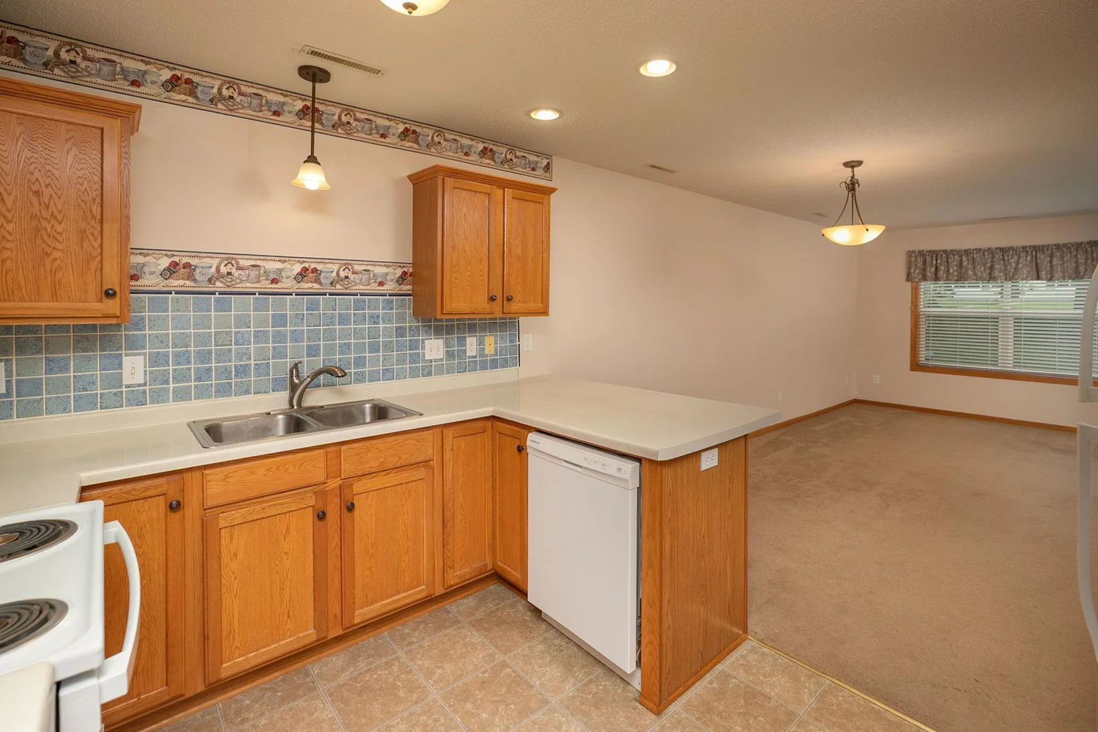 13-web-or-mls-13-Kitchen.jpg