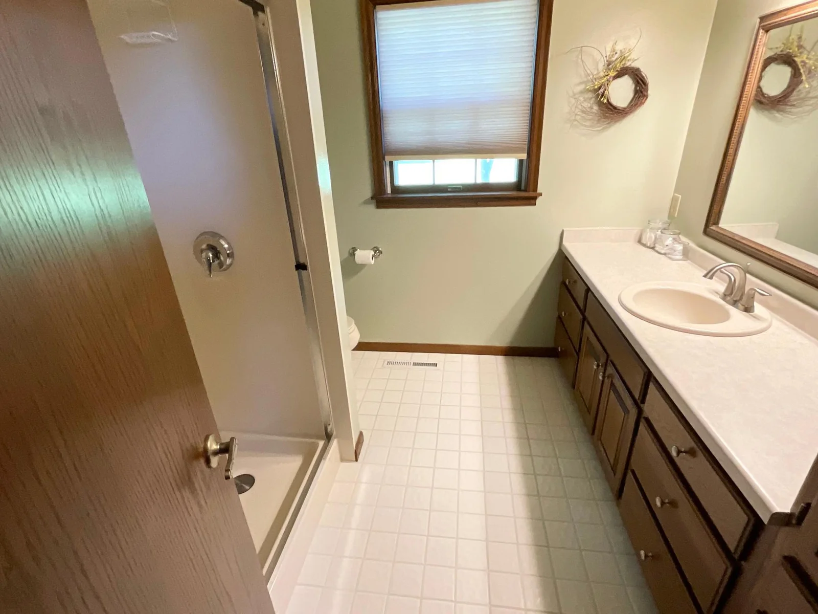 2nd Full Bathroom