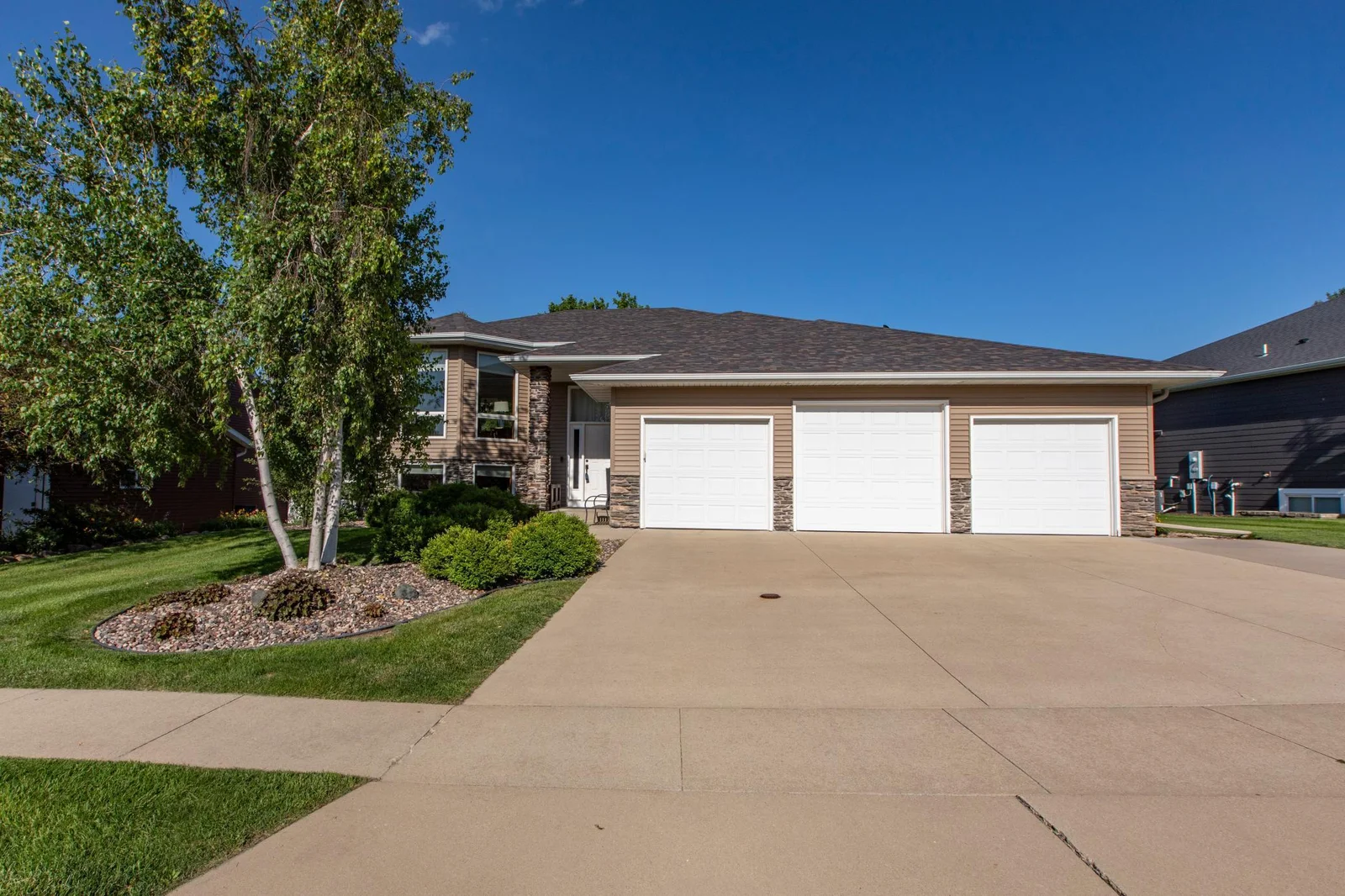 406 13th Ave NW Kasson-1.jpg