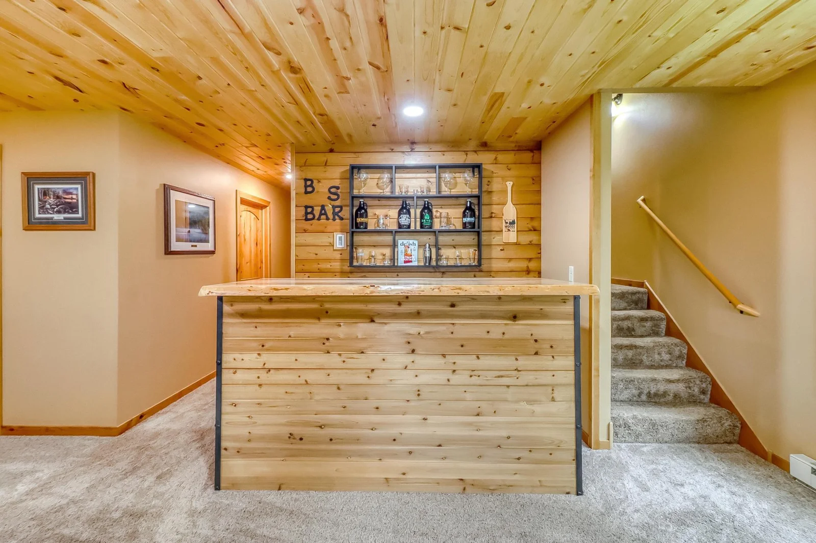 Basement Bar1_1.jpg