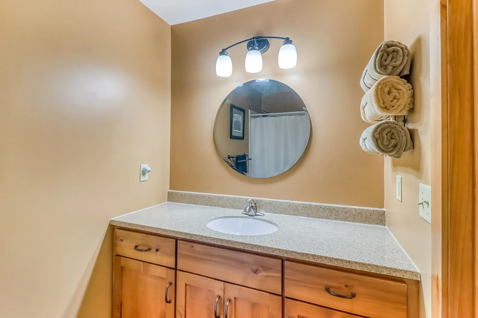 Basement Bathroom1_2.jpg