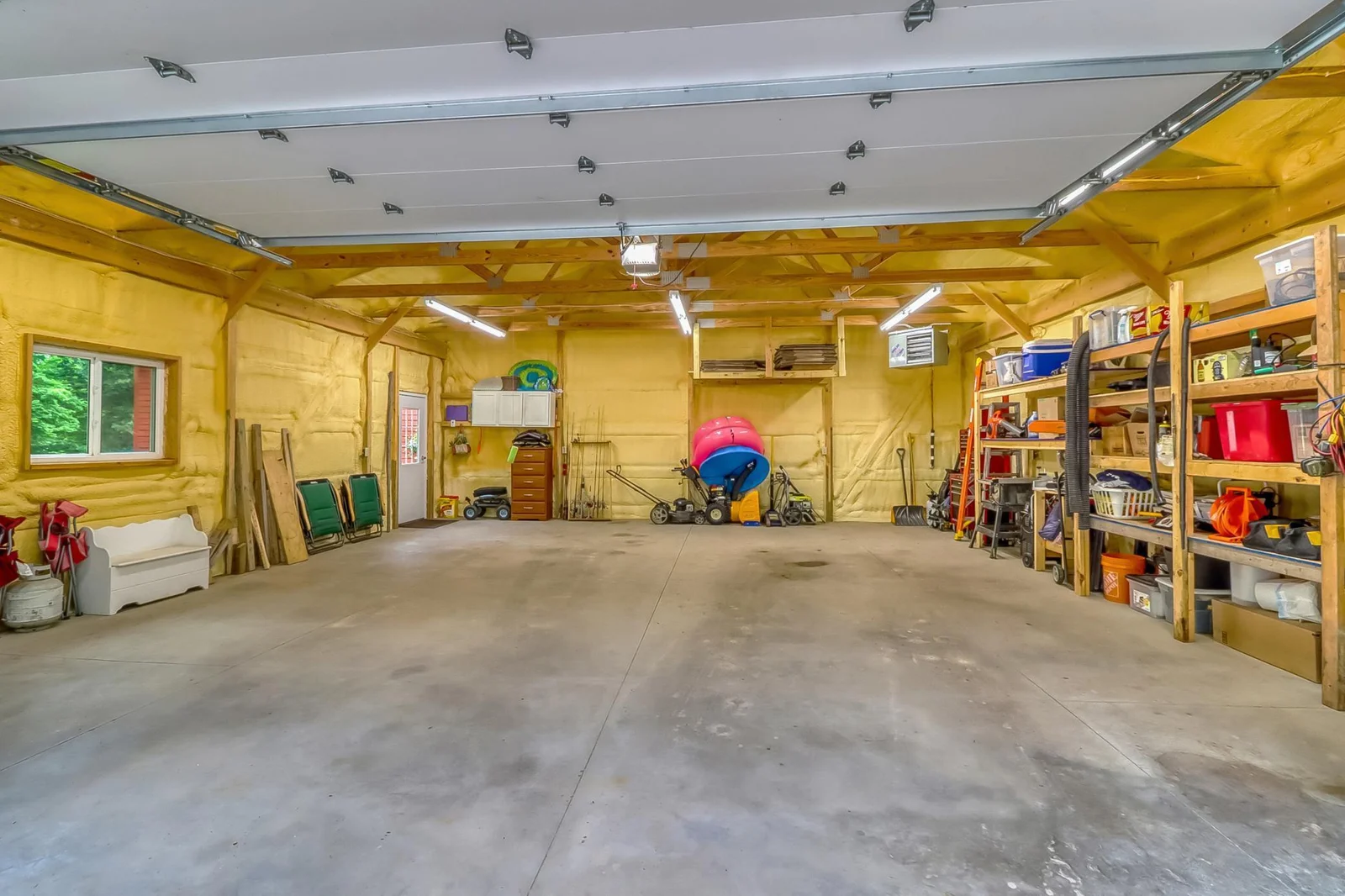 Garage1_0.jpg