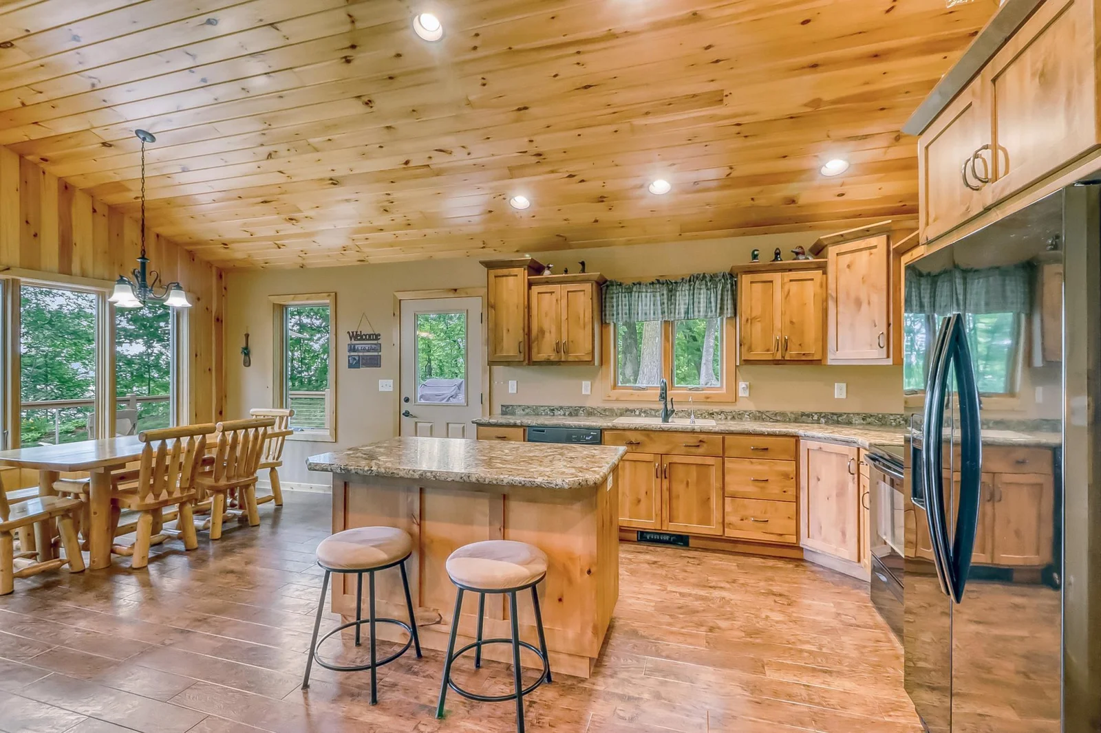 Kitchen1_2.jpg