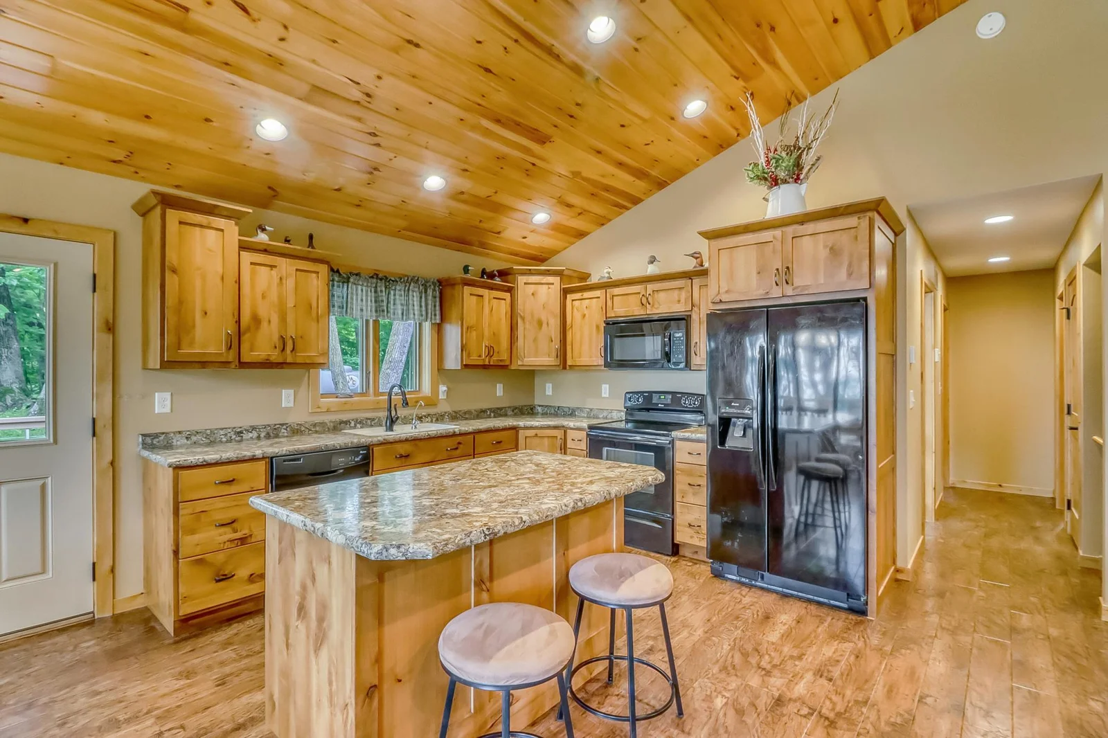 Kitchen1_3.jpg