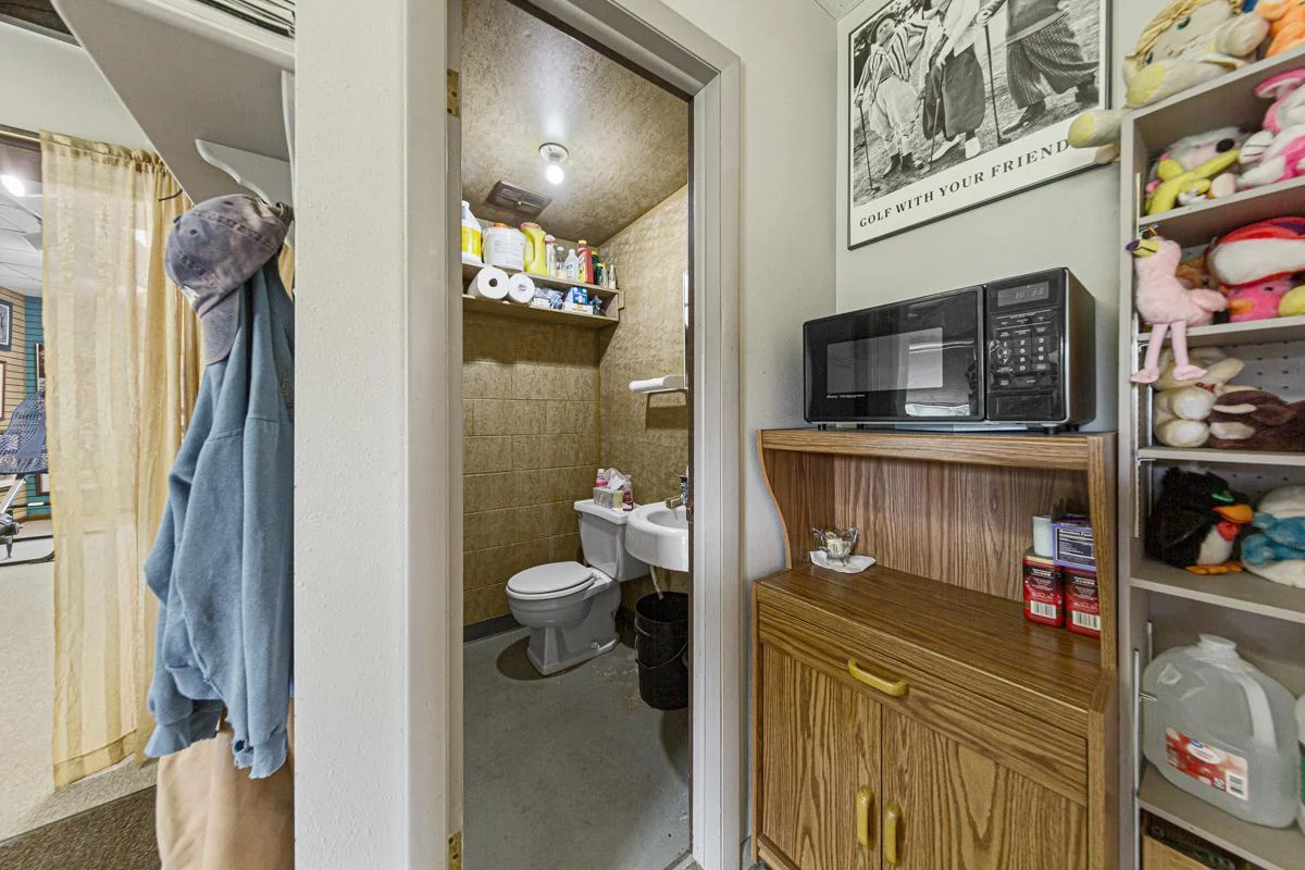 19 Bathroom