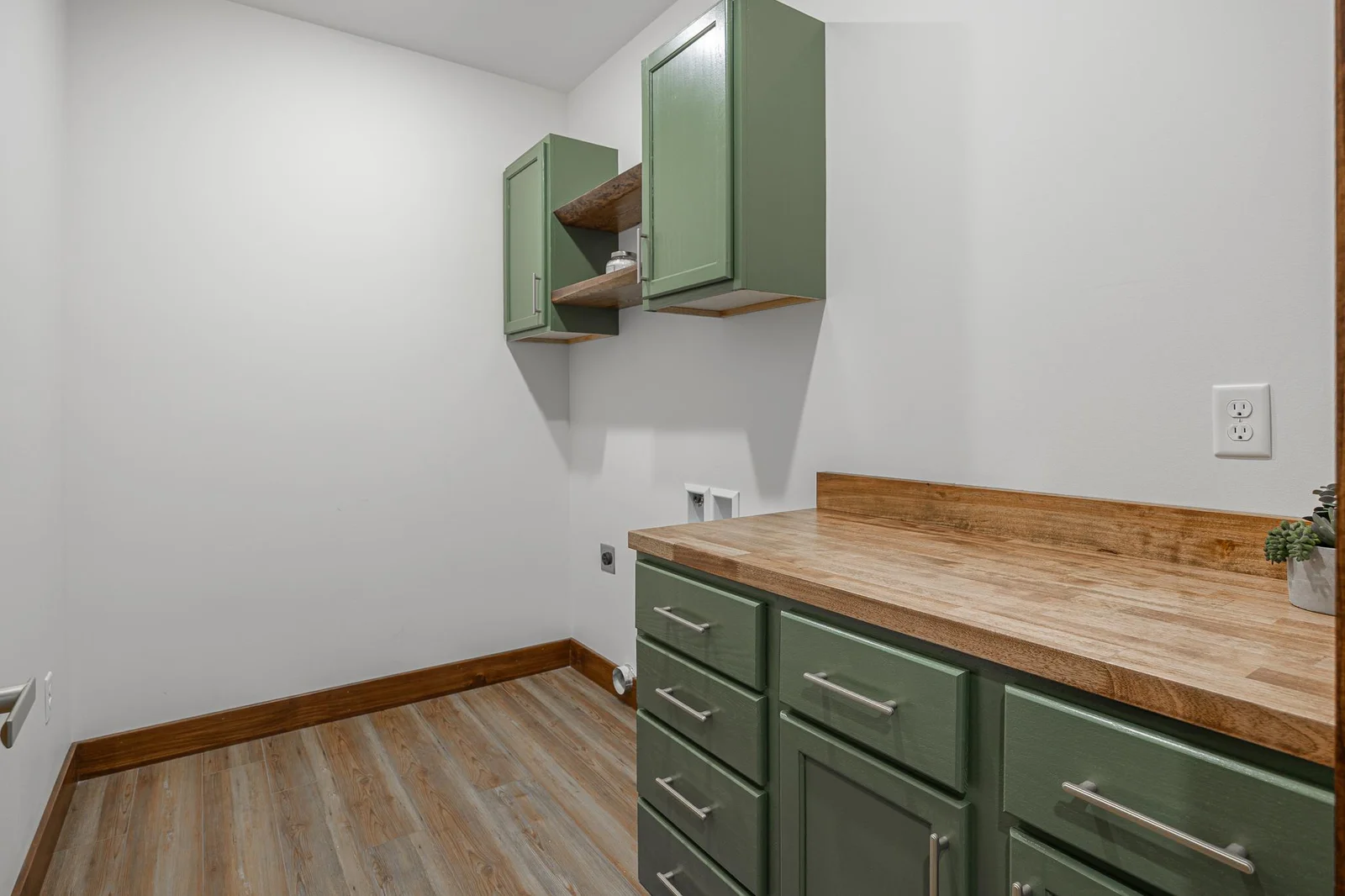 Lower level laundry room