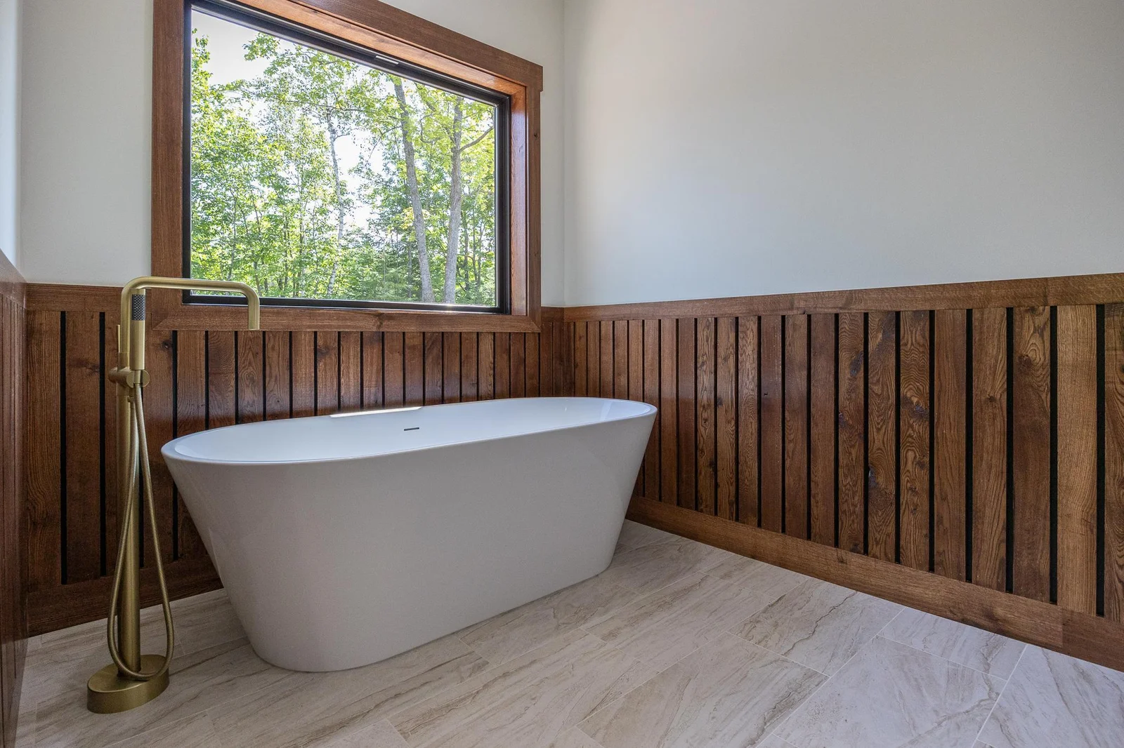 Soaker tub