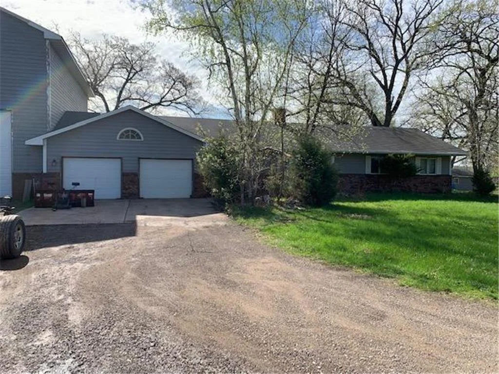 9225 Lake Boulevard, Chisago City