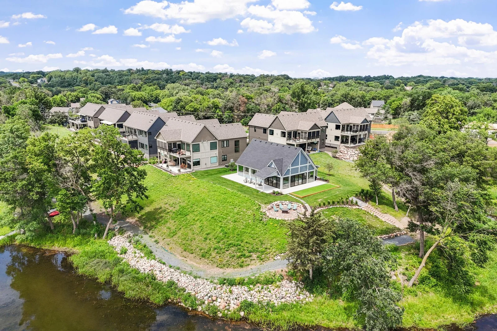 Linden Cove development carefully sits on 8.5 acres of picturesque Murphy- Hanrehan Park and offers rustic landscape and a variety of woodland animals!