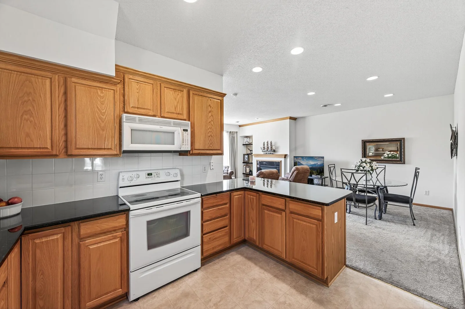 Plenty of cabinet space in this kitchen!