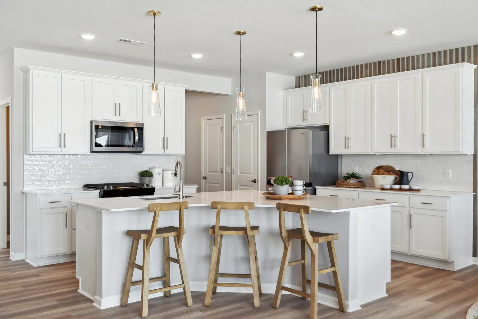 Model Home: 4806 Airlake Drive_002.jpg