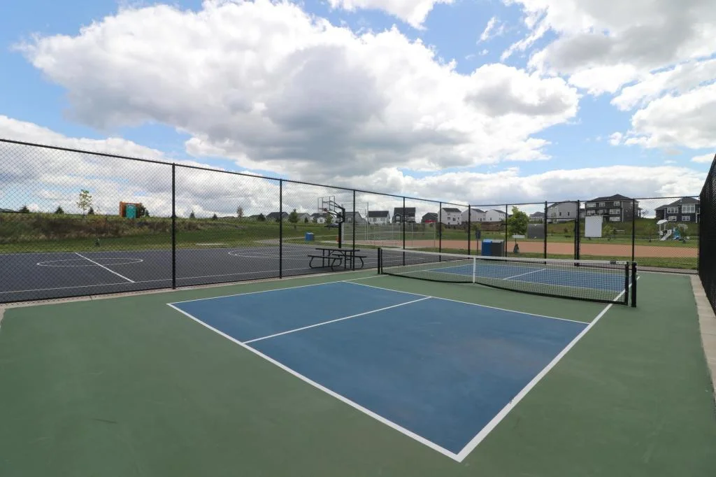 pickleball courts airlake
