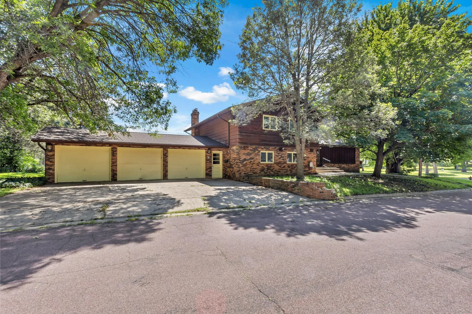 620 1st Street, Tracy