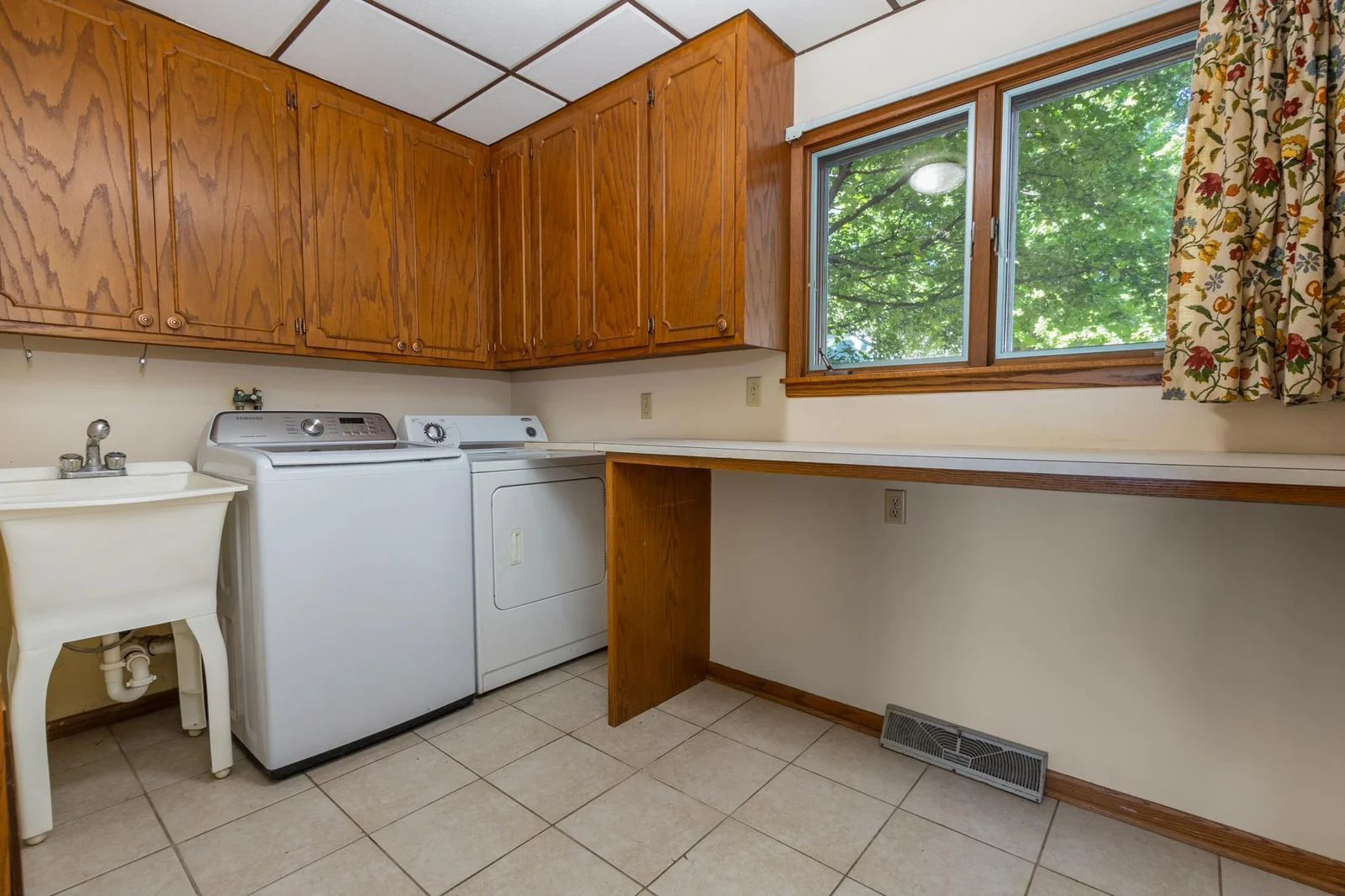 Main Floor -15.jpg