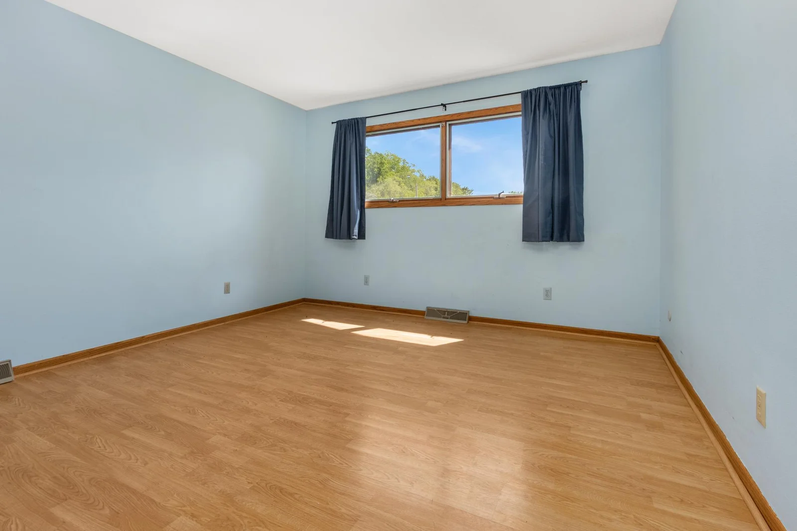Upstairs Bed & Bath -2.jpg