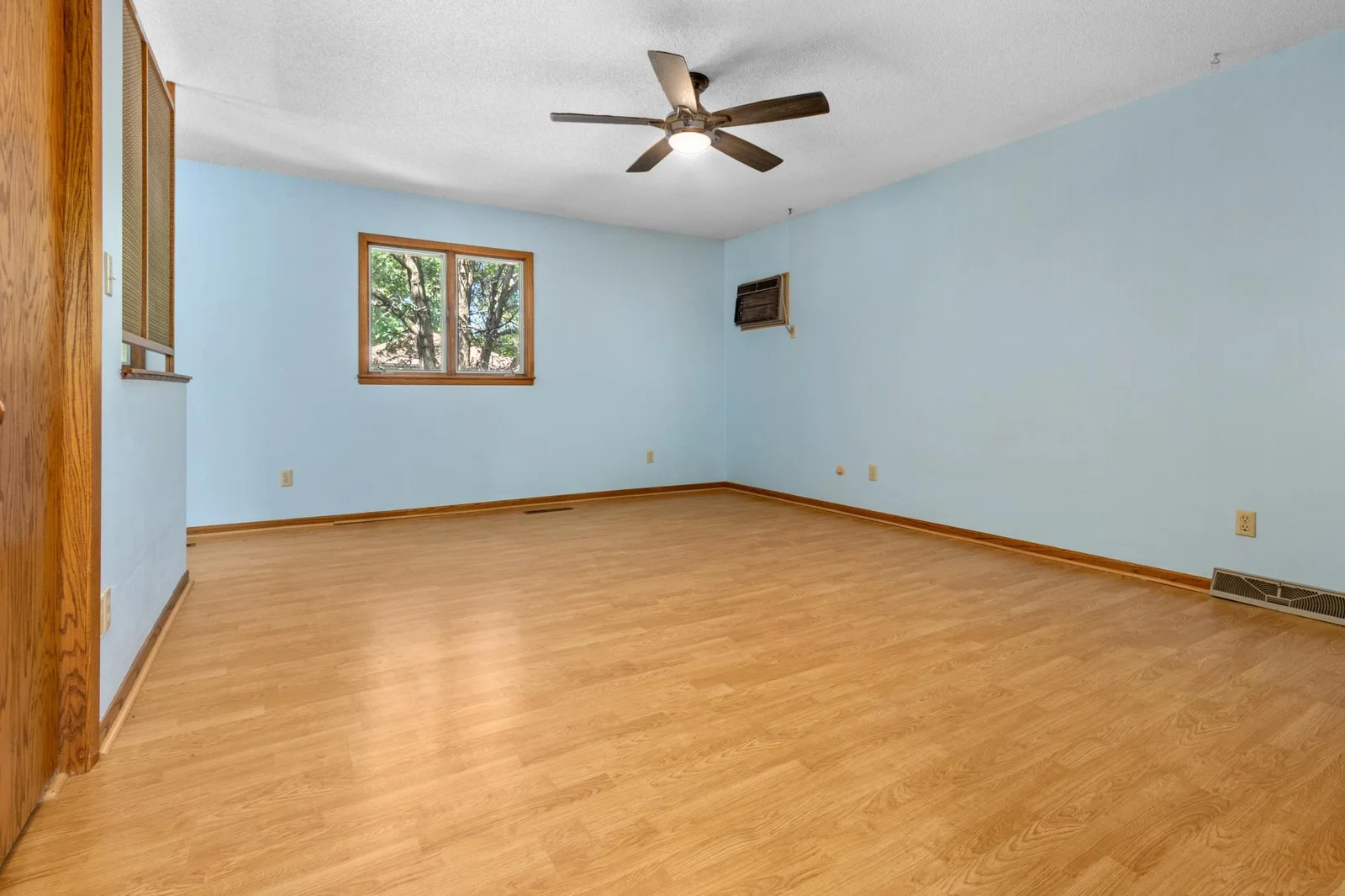 Upstairs Master-4.jpg