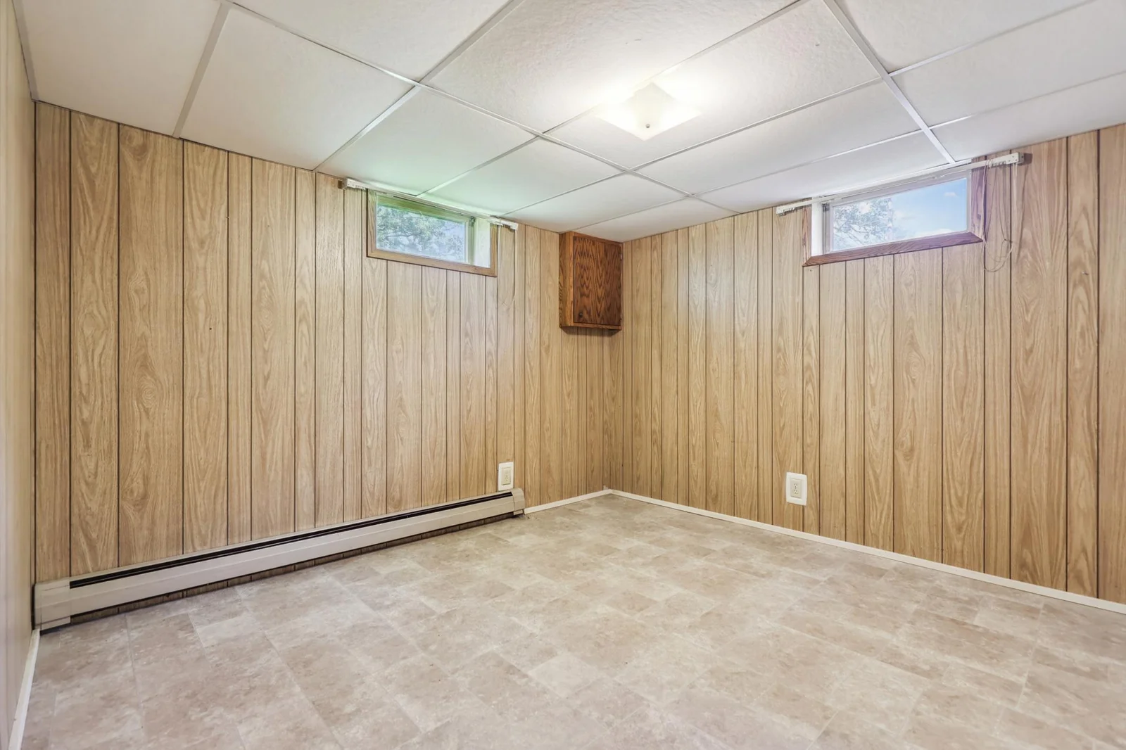 12_interior.jpg