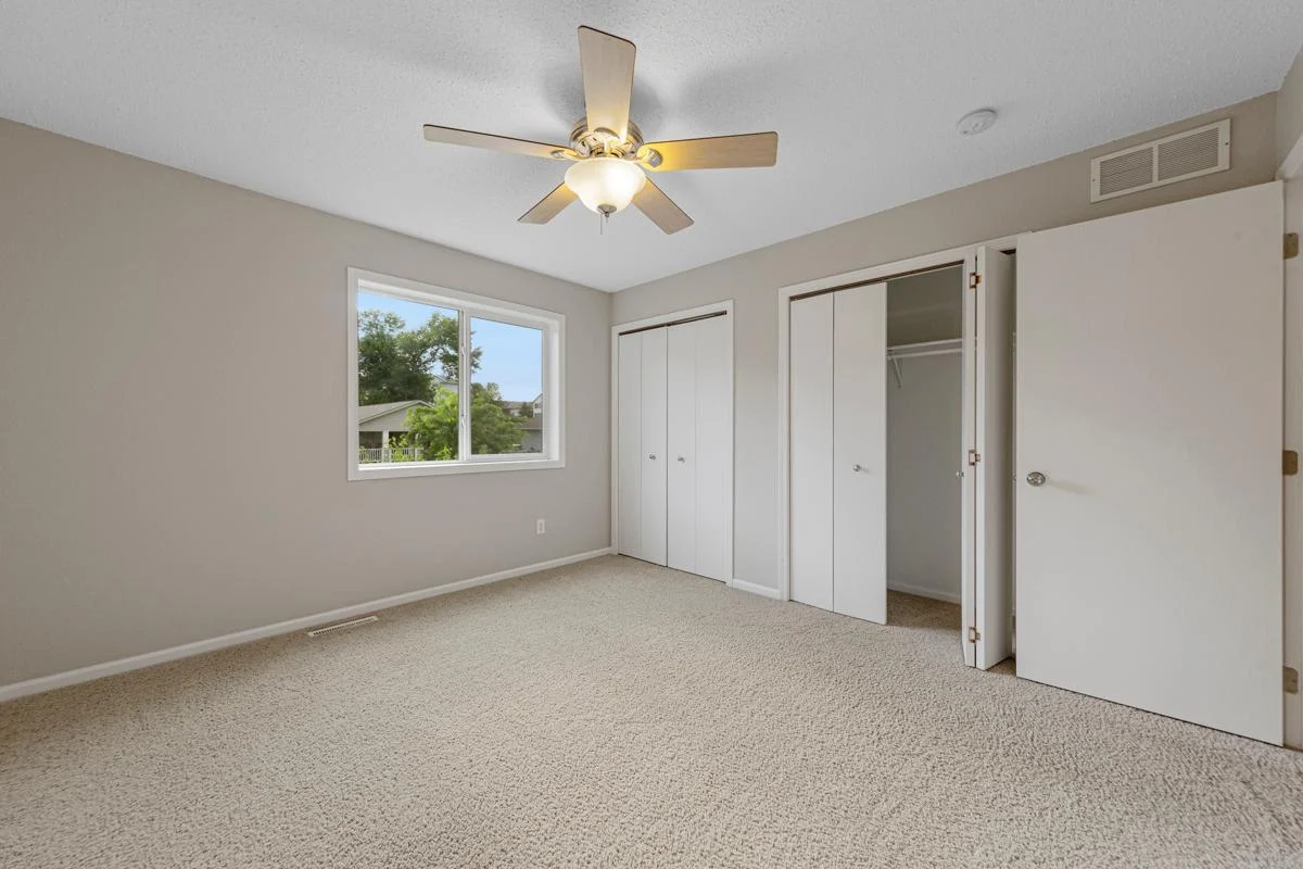 25 Bedroom 2.jpg