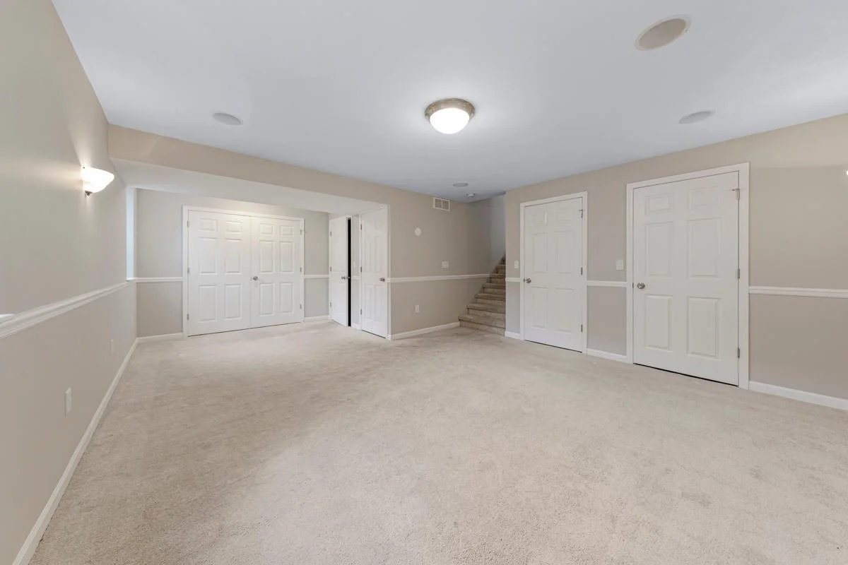 35 Family room_lower.jpg