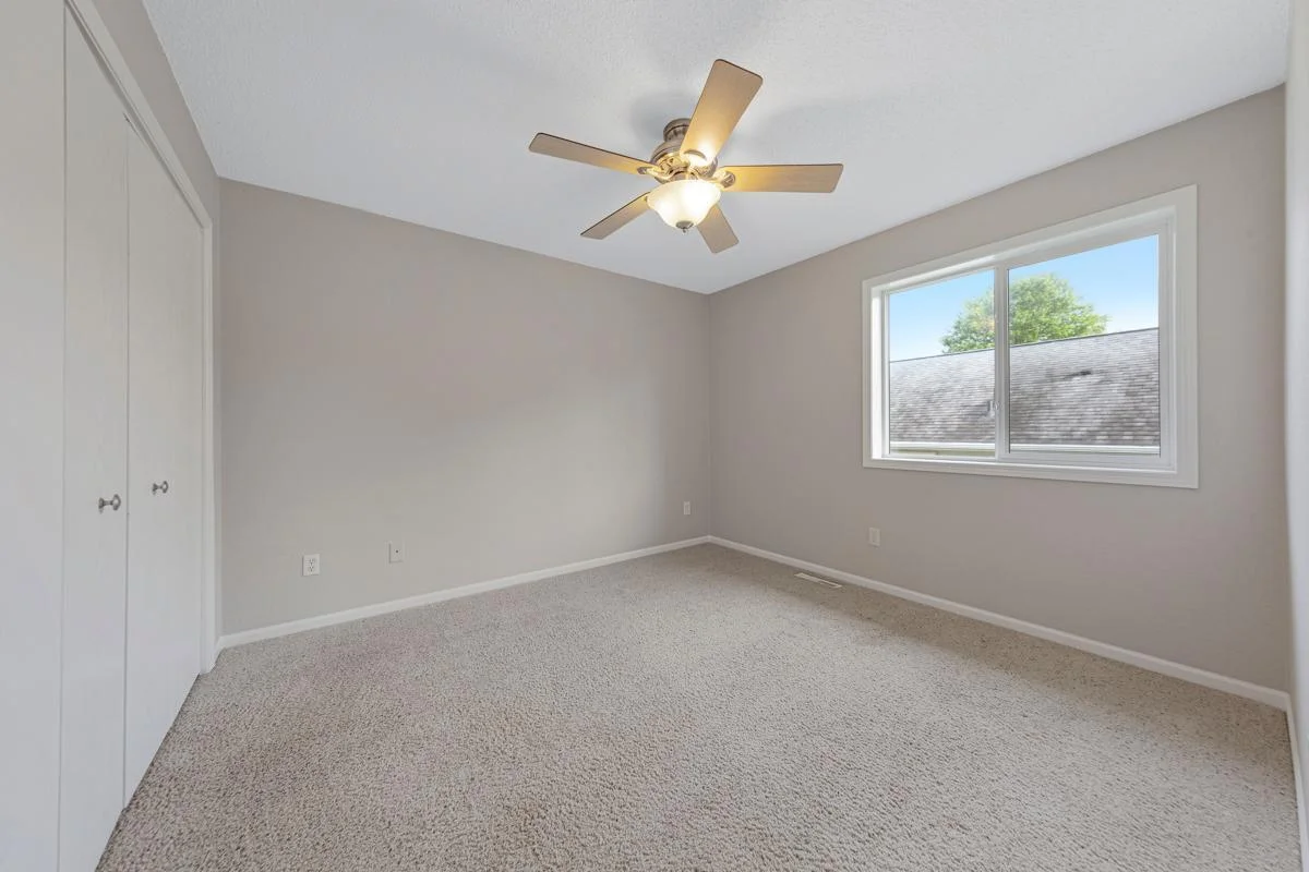 21 Bedroom 1.jpg