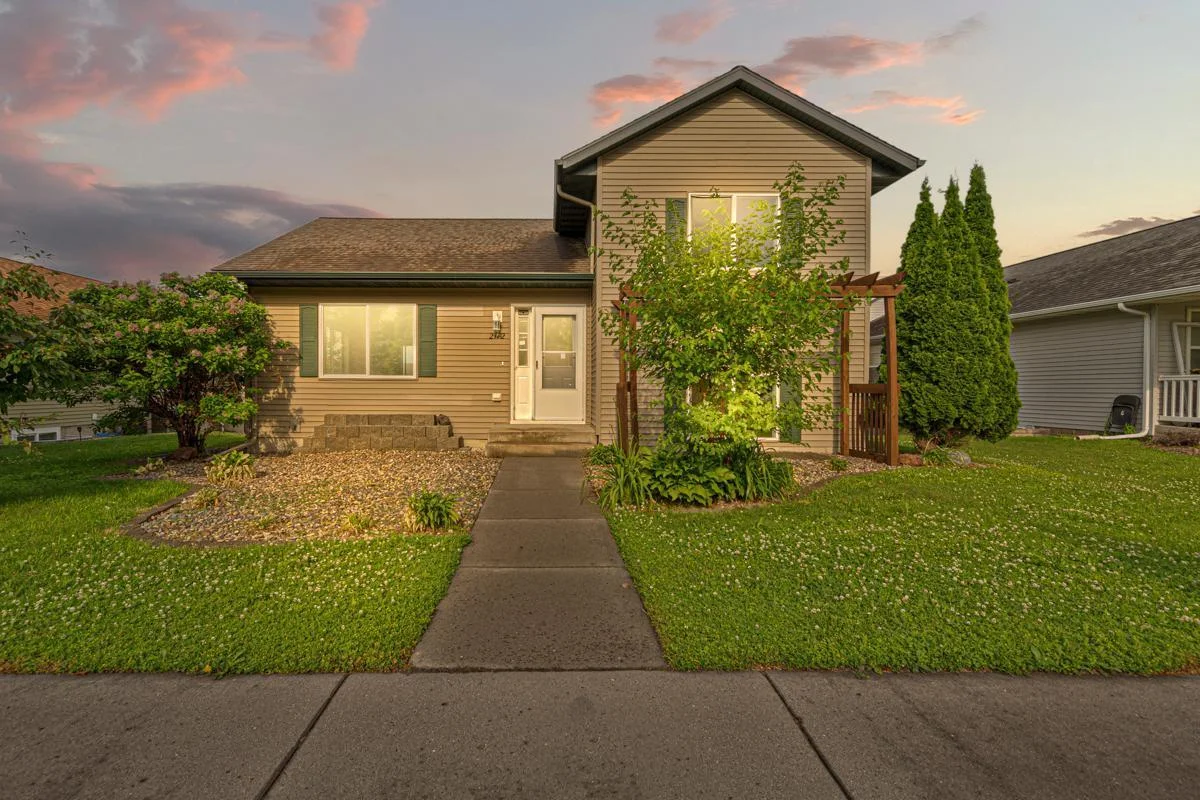 2112 York Street, Saint Peter