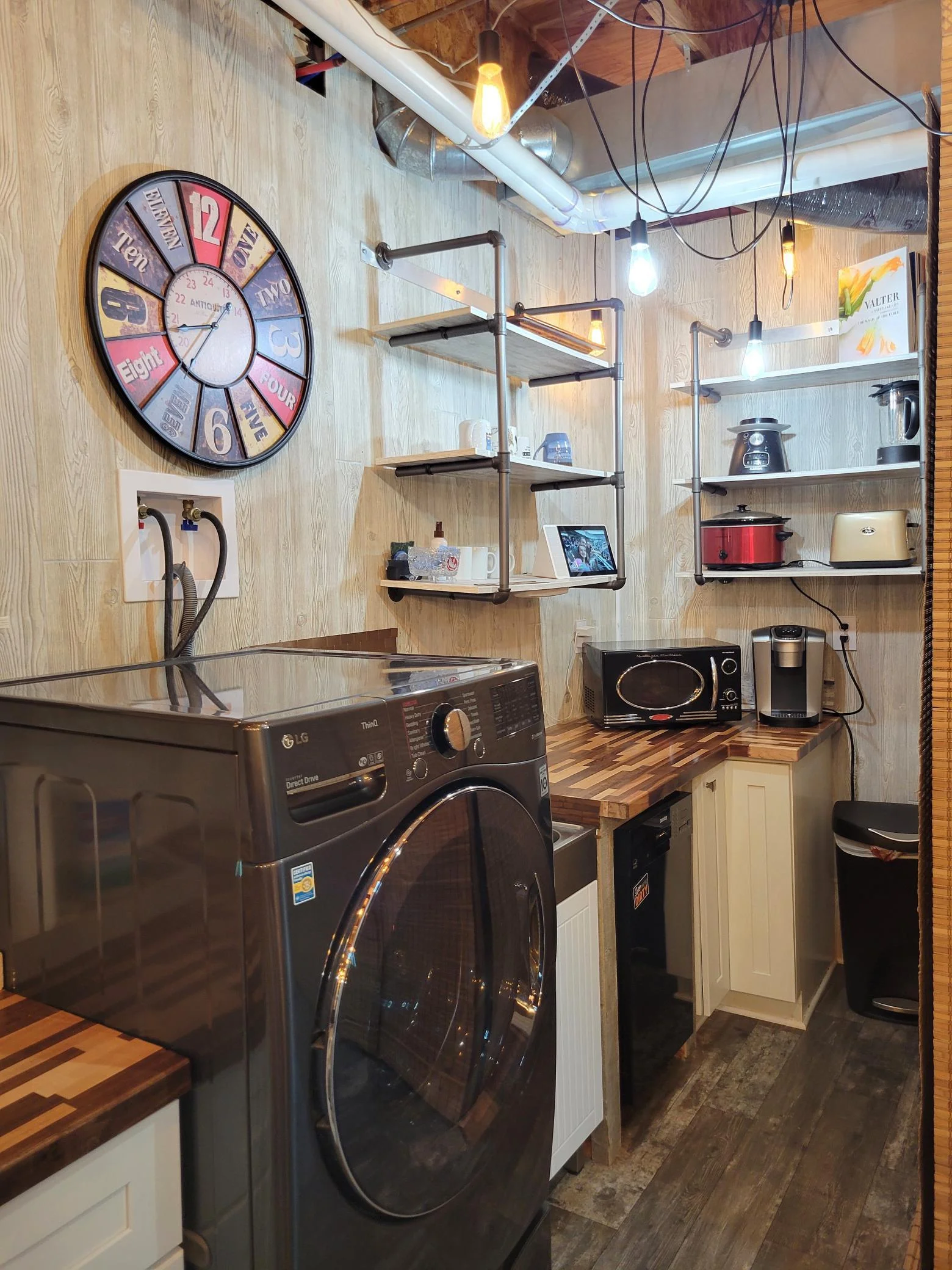 laundry/kitchen in bonus room