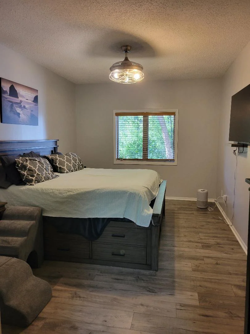 LL 2nd bedroom.jpg