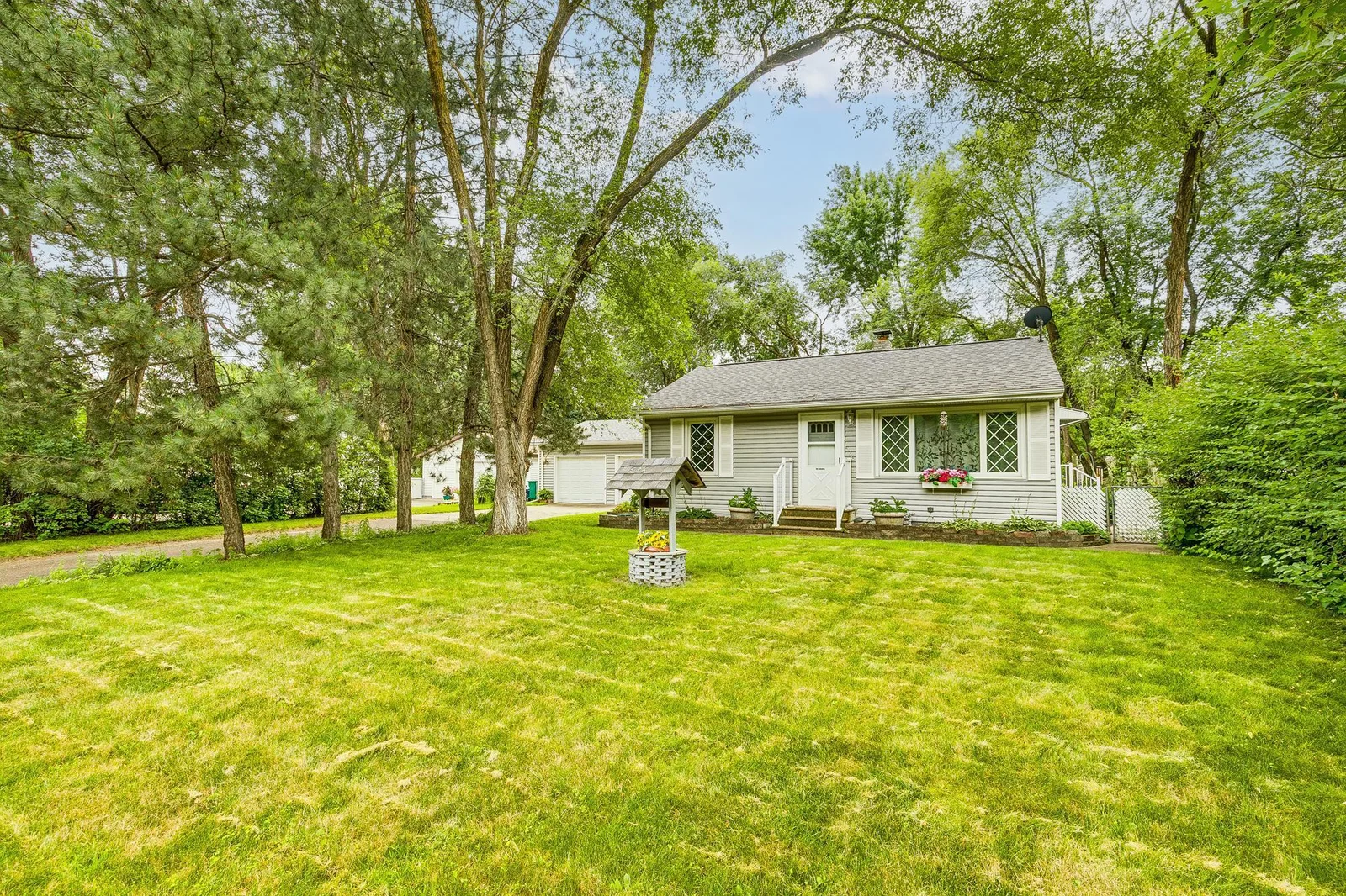 536 County Road J, Shoreview