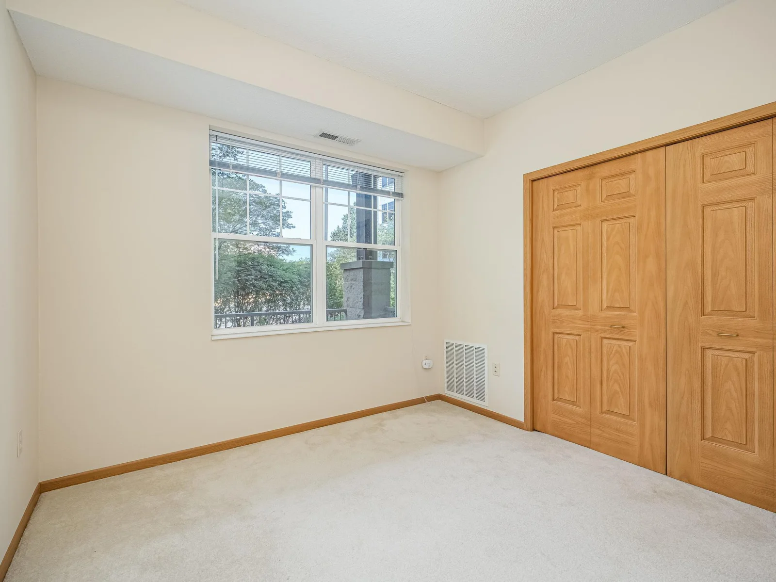 Second bedroom with large closet.