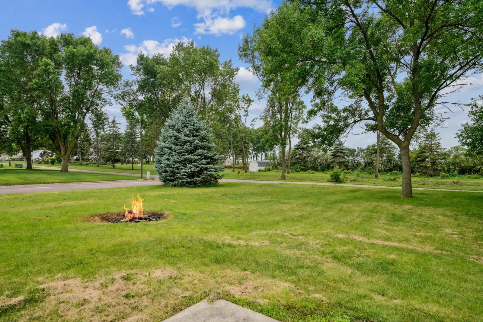 This home sits on a 0.16 acre lot.